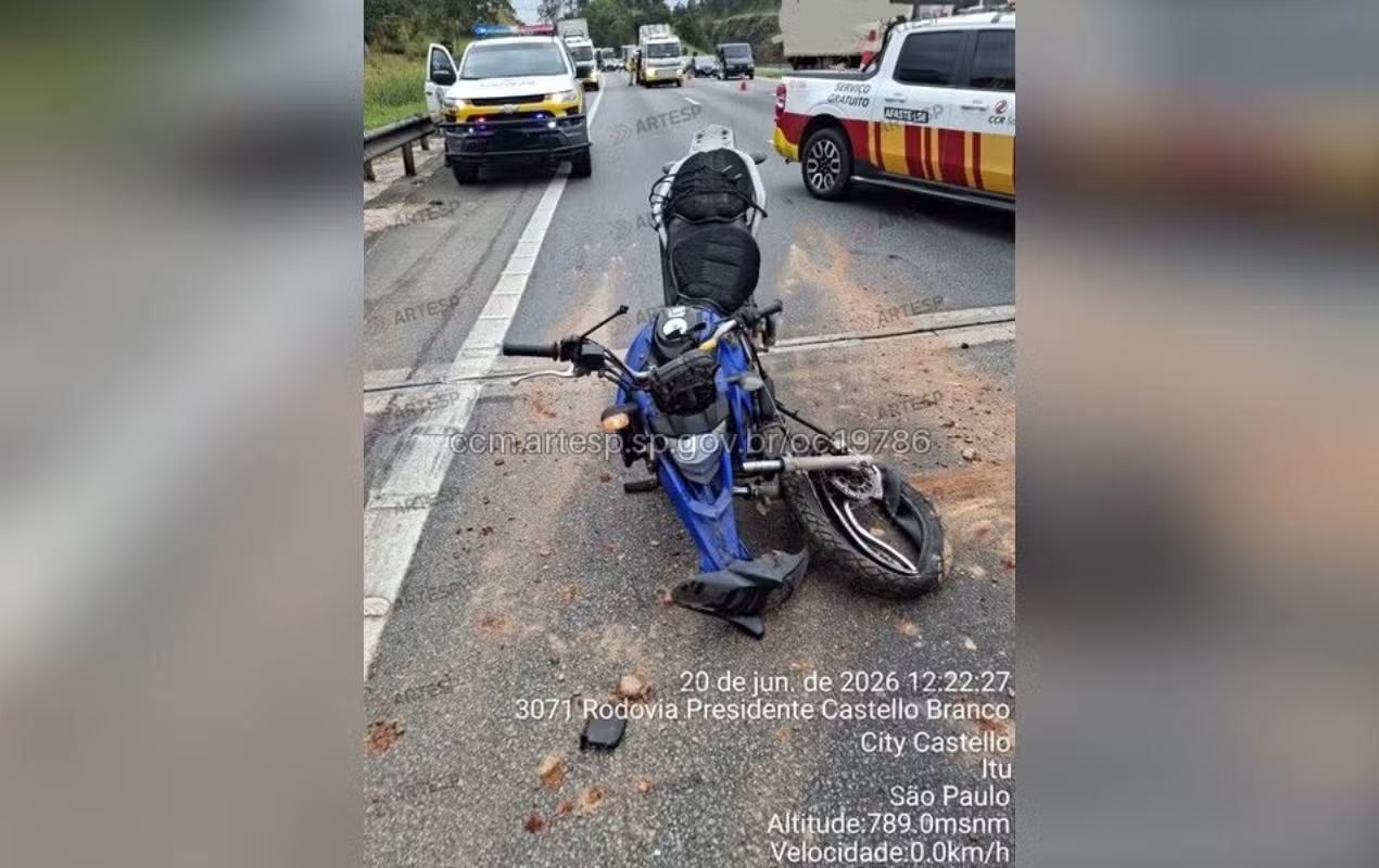 Motociclista bate em traseira de carreta e é resgatado por helicóptero Águia na Castello Branco