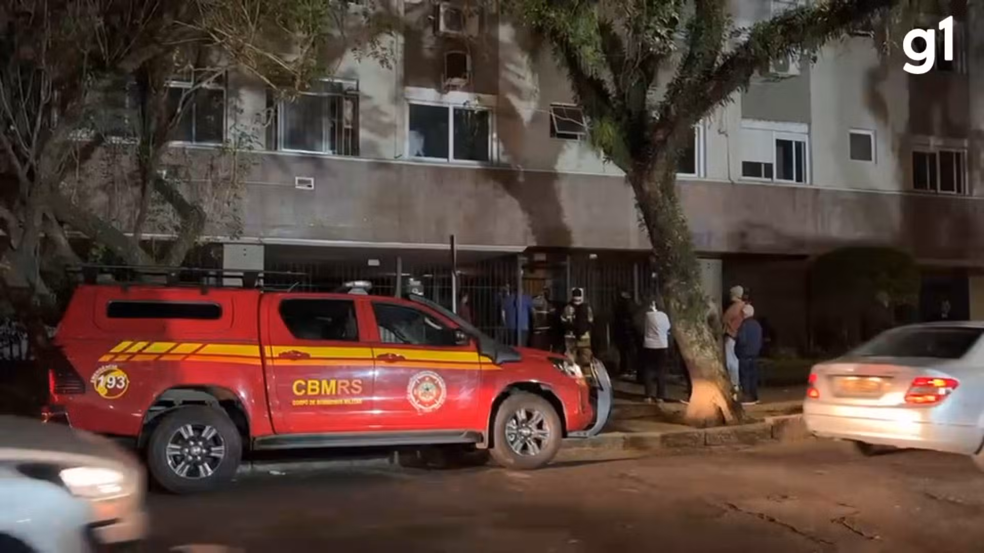 Moradores saem de casa após vazamento de gás em prédio de Porto Alegre