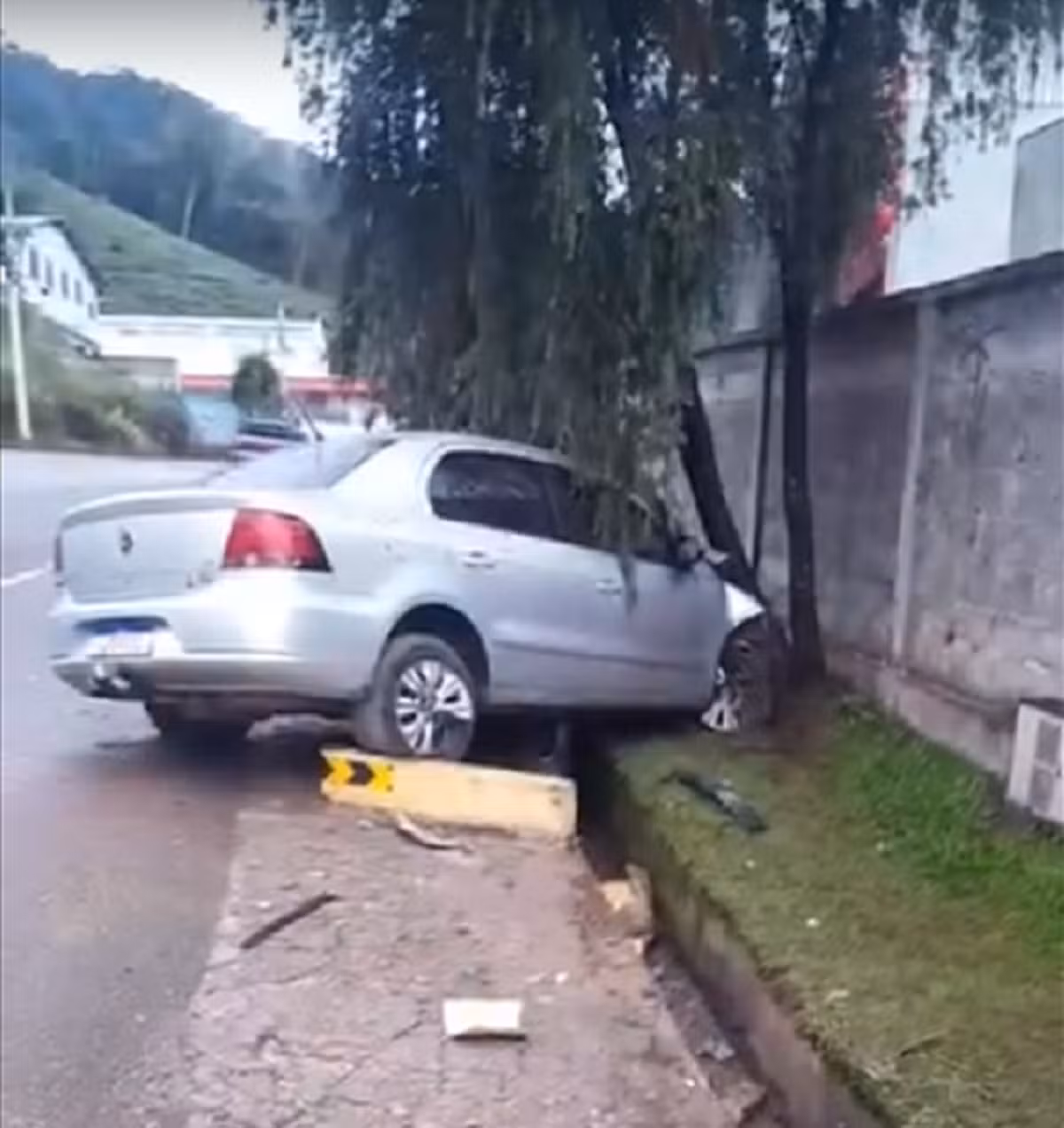 Moradores cobram melhorias e denunciam problemas na RJ