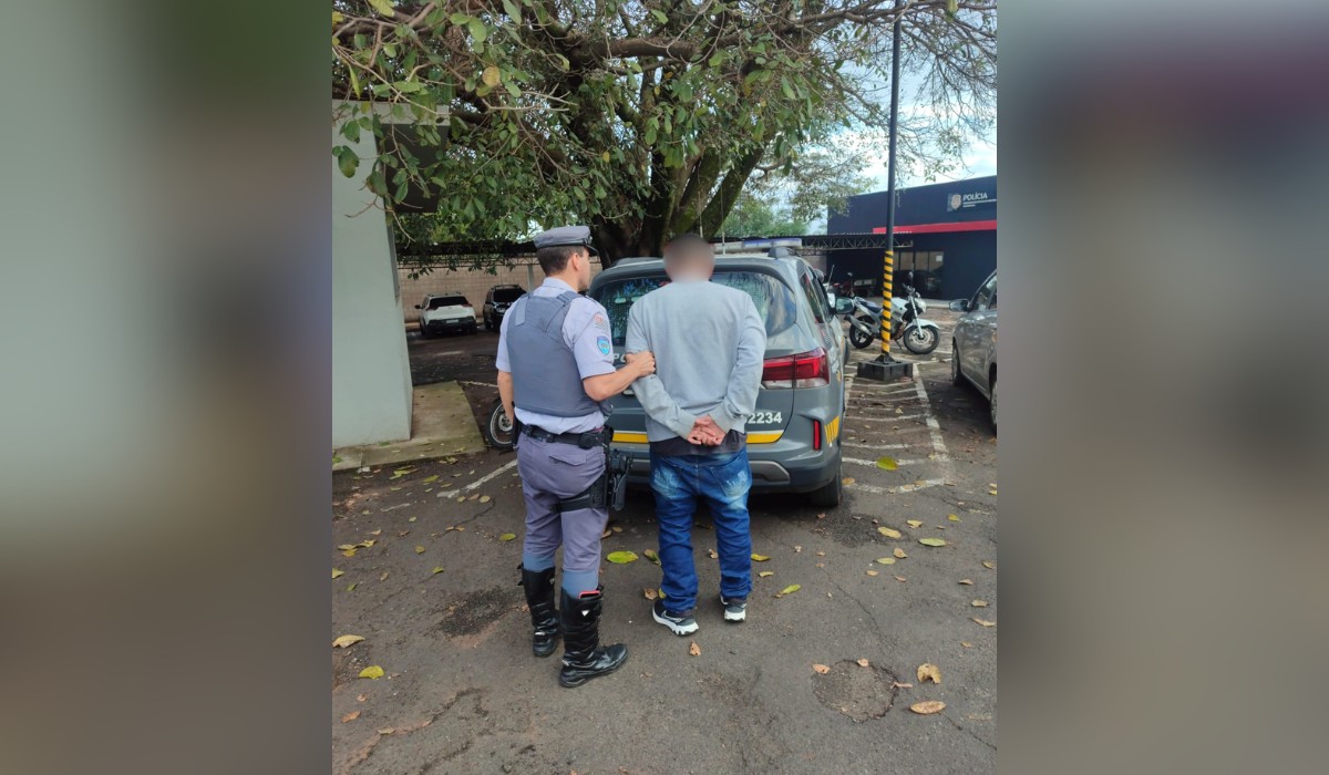 Motorista embriagado é preso após mãe denunciar violência doméstica