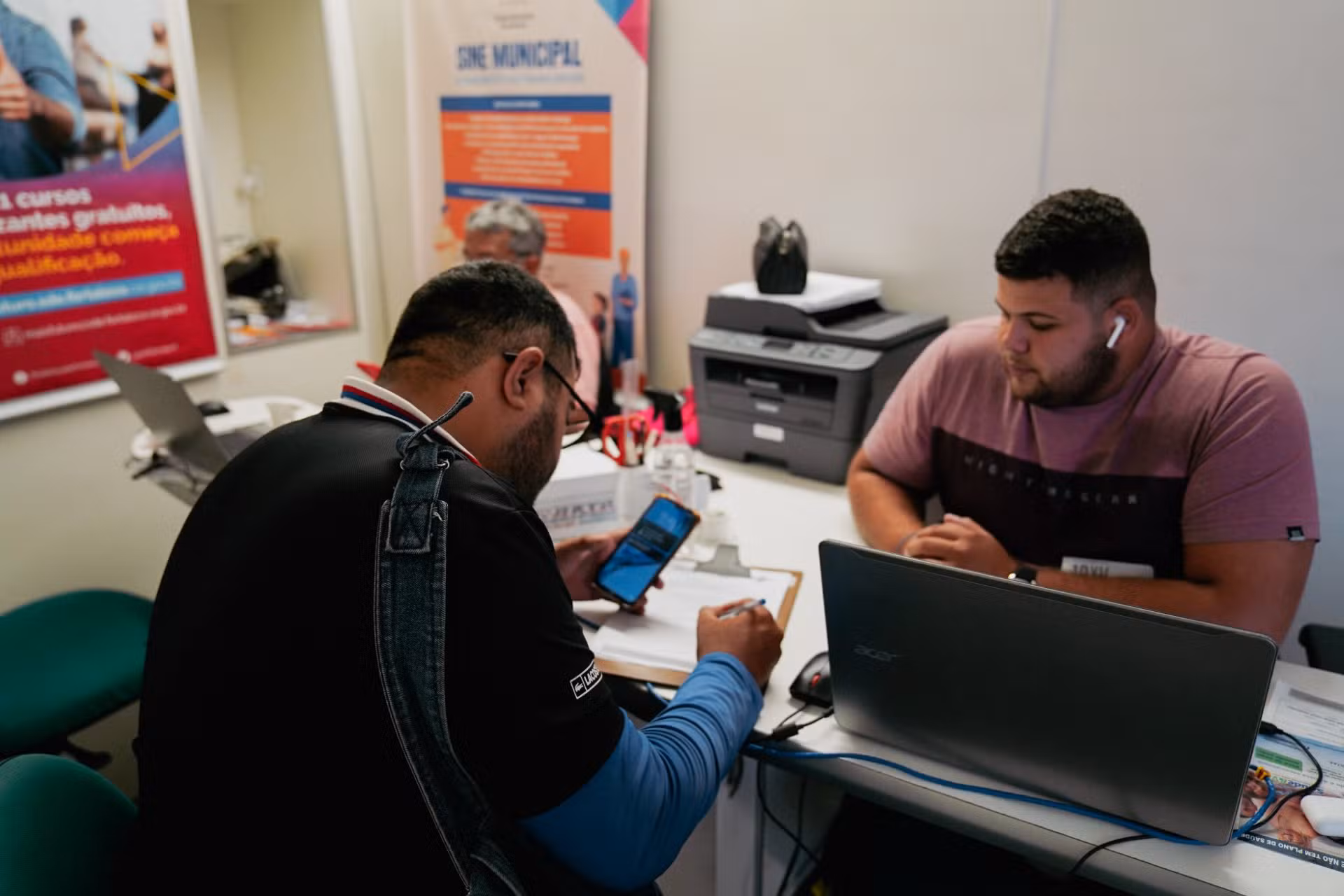 Sine Fortaleza ofertou 31 mil vagas de emprego neste ano, e mais da metade dos trabalhadores foram efetivados