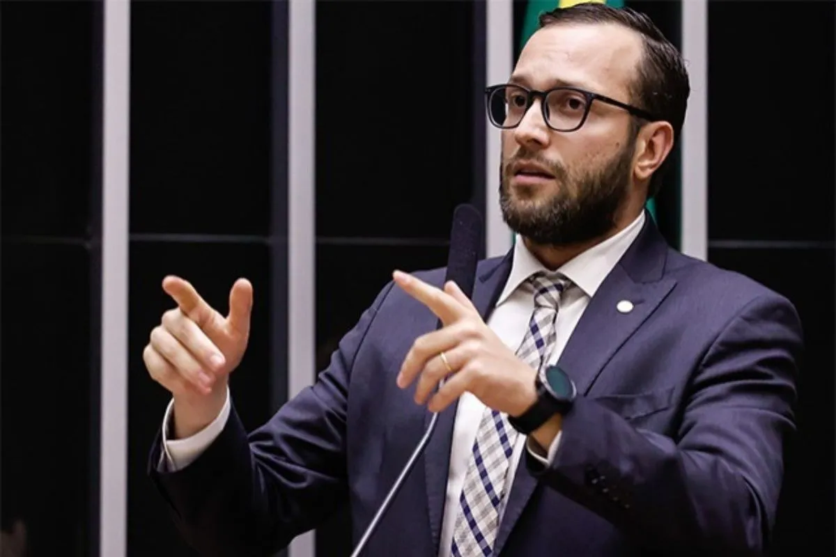 Quem são os senadores e governadores eleitos mais jovens e mais velhos do país