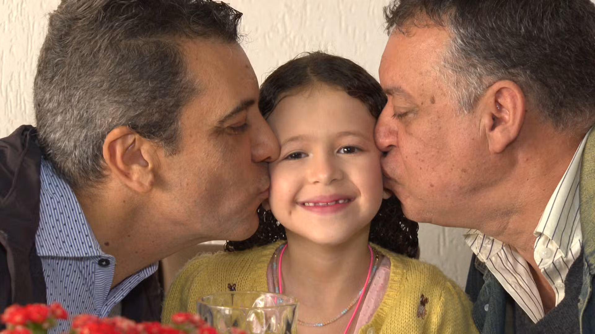'Somos uma família': casal gay esperou 19 anos por casamento em cartório no interior de SP