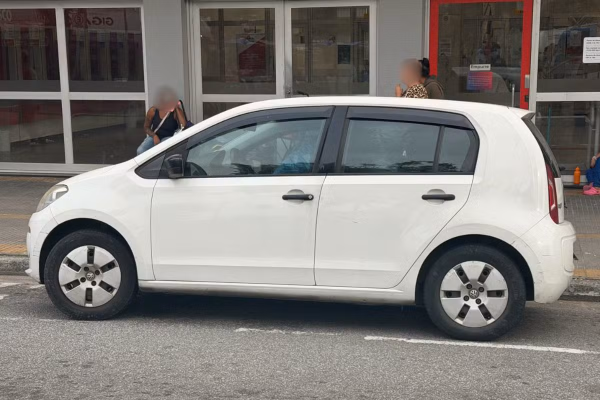 Homem tenta furtar carro com 'micha', corre de guardas e é preso no litoral de SP