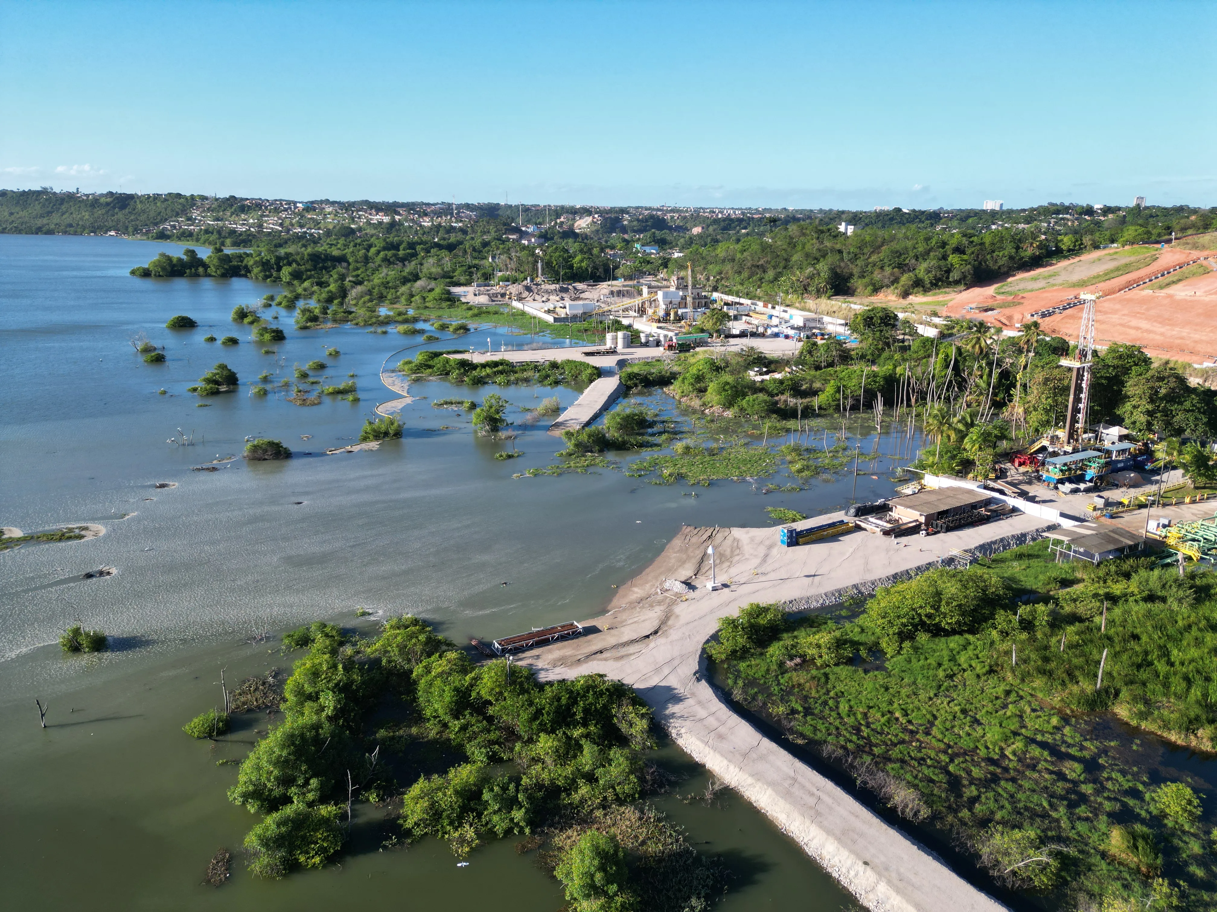 Ações da Braskem despencam em meio a impasse com credores e novos riscos judiciais em Alagoas