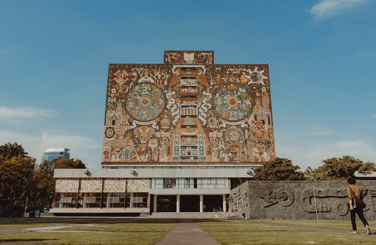 Maior universidade do México investiga suspeita de fraude com IA em vestibular