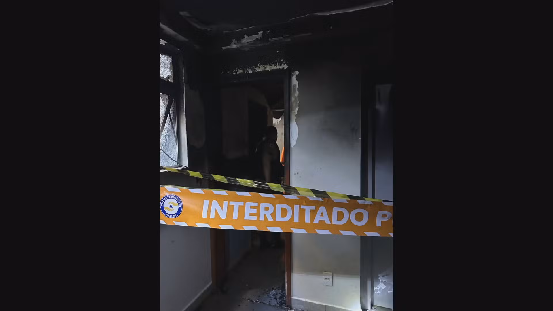 Incêndio destrói apartamento em Nova Lima; bebê de 4 meses é resgatada