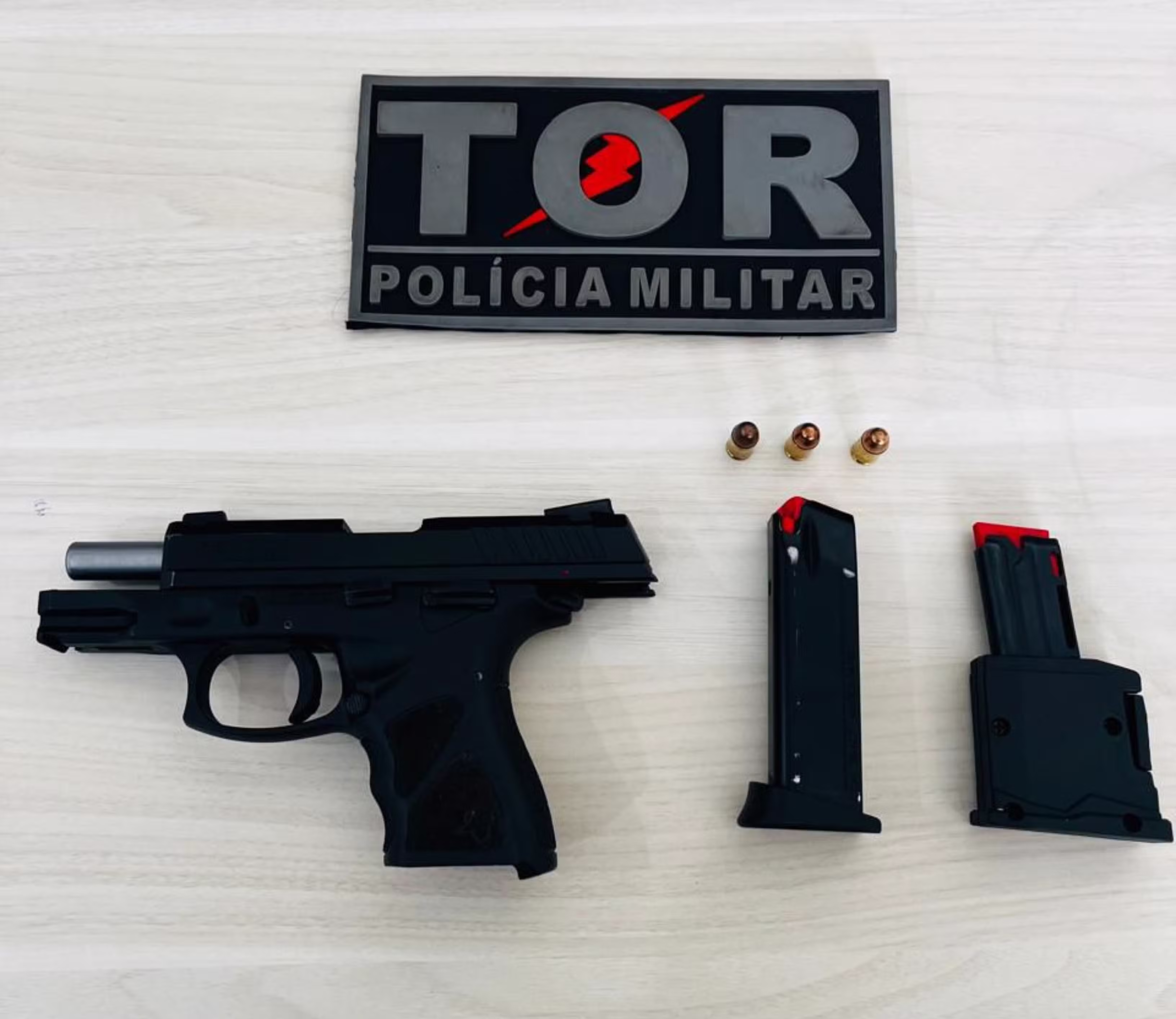 Homem é preso com pistola durante fiscalização da PM na BR
