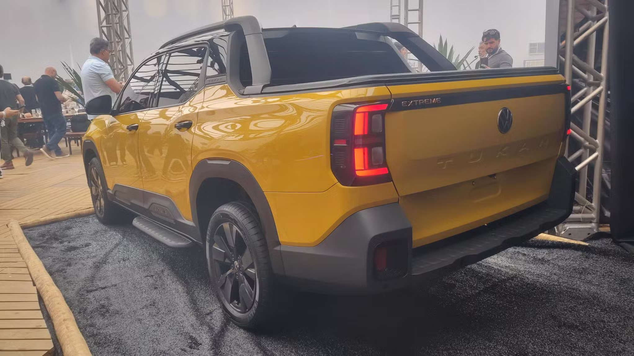 Volkswagen apresenta Tukan; picape eletrificada que vai encarar Fiat Toro