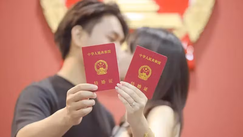 Como a falta de mulheres na China faz homens caírem em golpes de falsas noivas e perderem milhões
