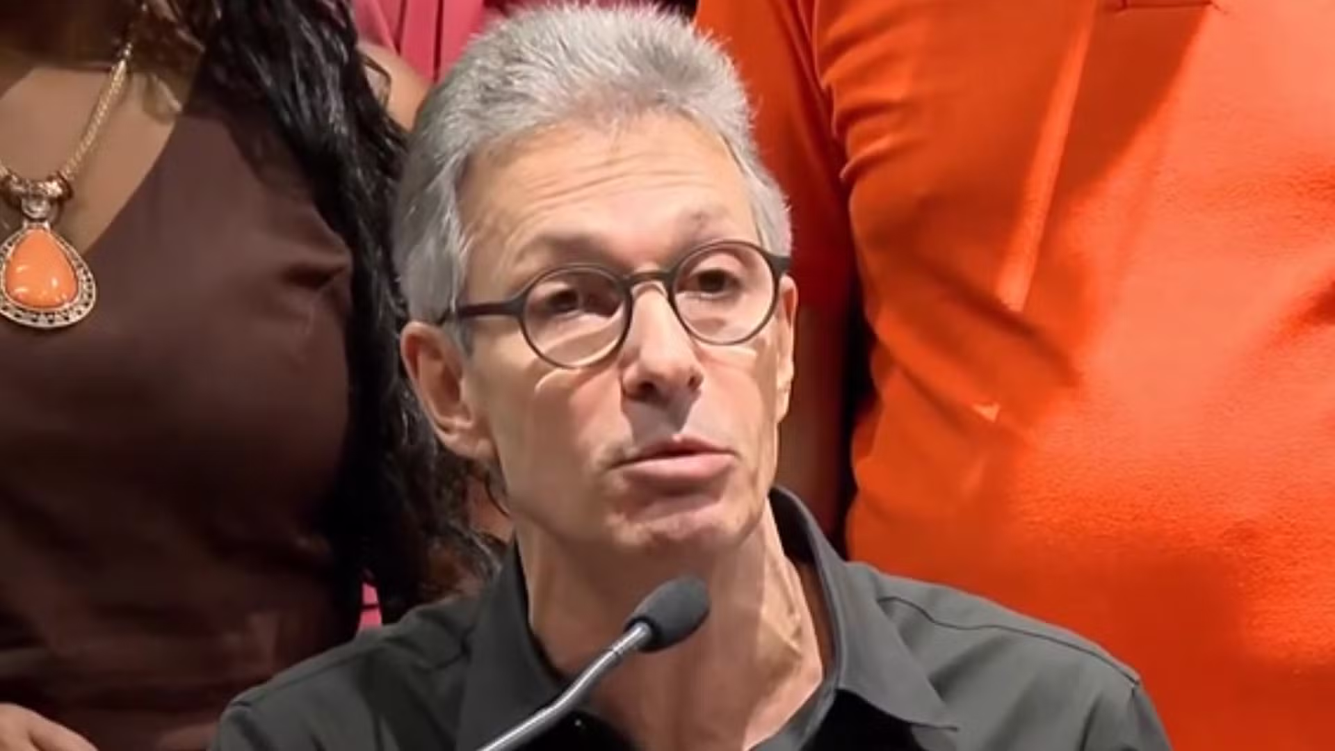 Zema critica PT e STF, diz conhecer 'Brasil real' e quer presídio na Amazônia para prender faccionados