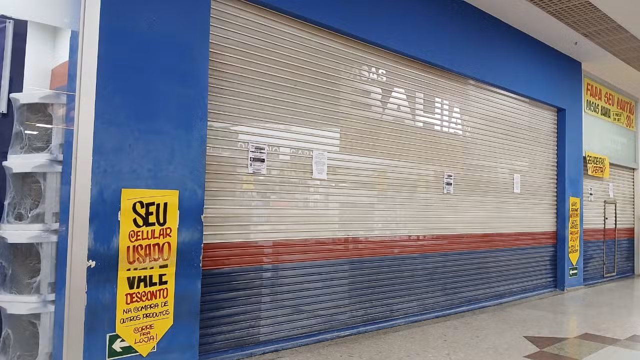 Justiça manda Casas Bahia reverter demissões; veja como ficam os funcionários