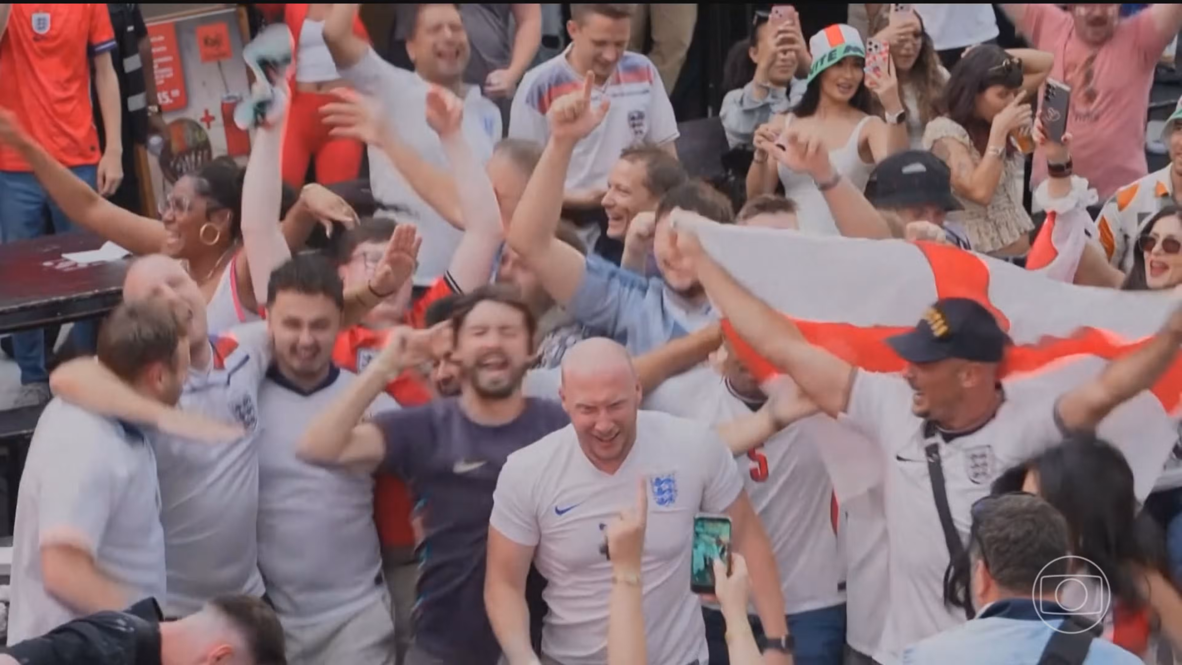 Harry Kane faz os dois gols na virada sobre a República Democrática do Congo; Inglaterra vai enfrentar o México nas oitavas