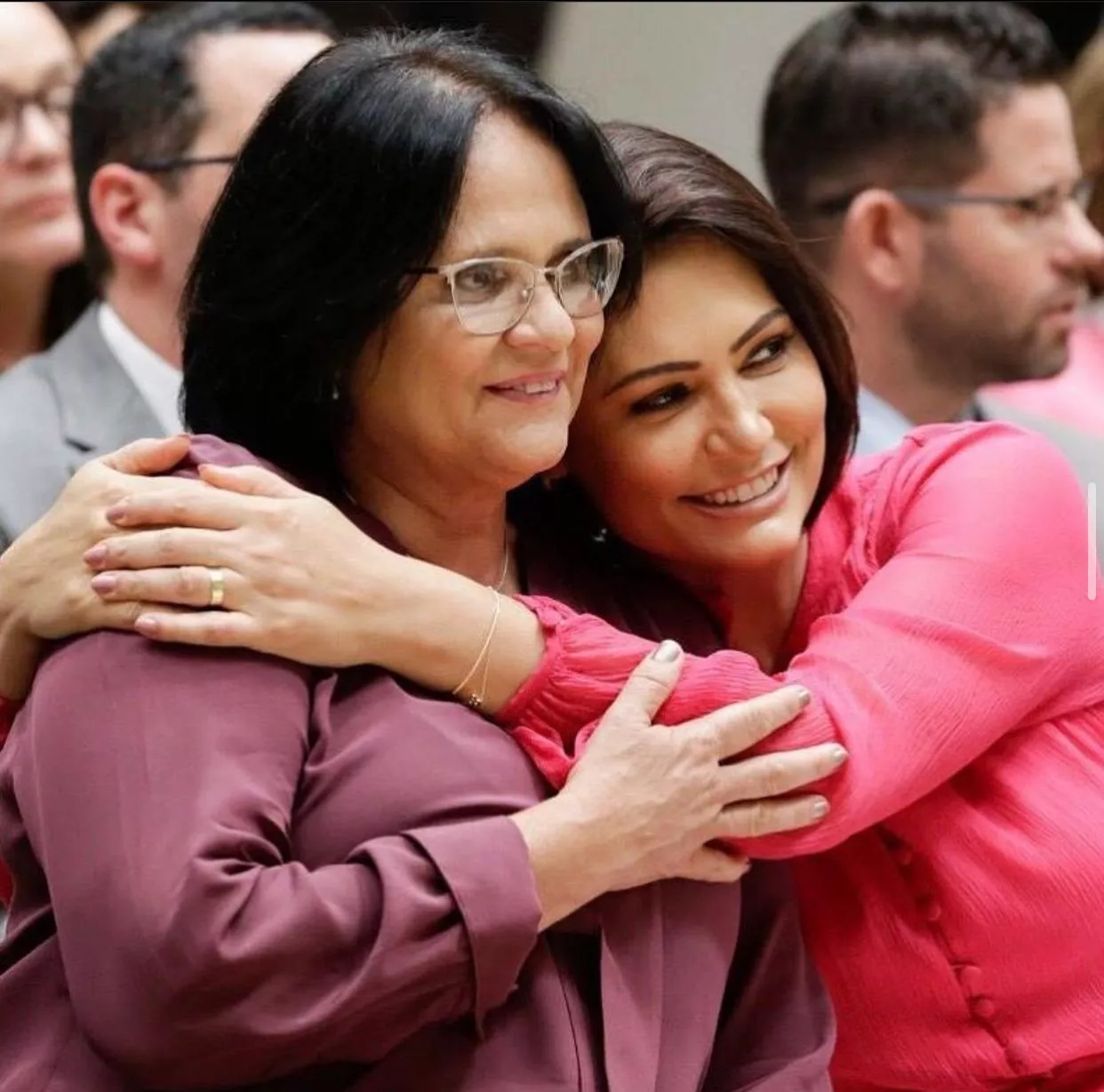 Damares diz que Michelle Bolsonaro ainda não decidiu sobre candidatura ao Senado