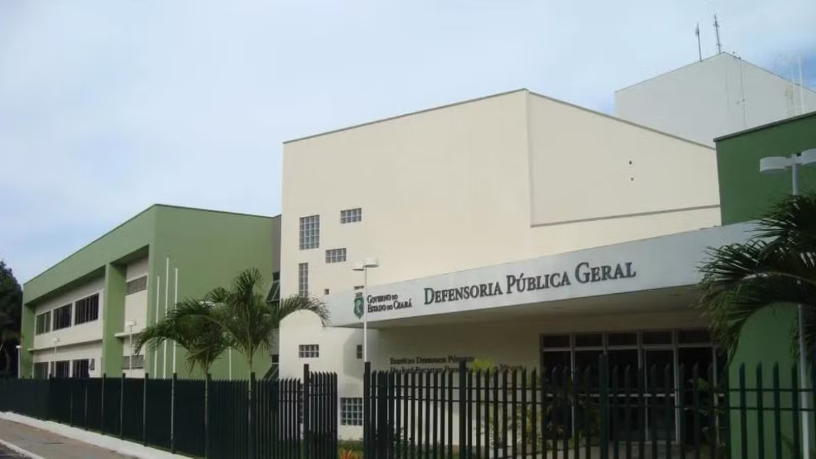 Defensora pública demitida por descumprir função é reintegrada ao cargo após 3 meses