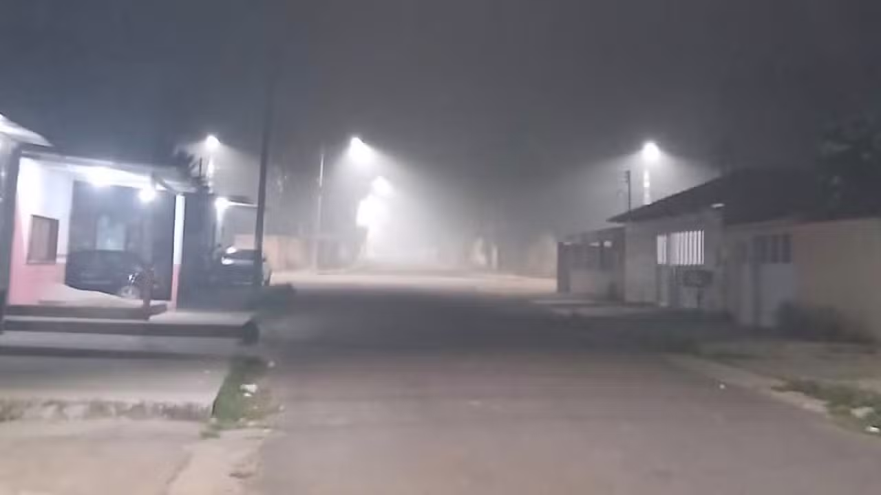 Fumaça encobre Maués após incêndios atingirem vegetação, lixão e madeireira
