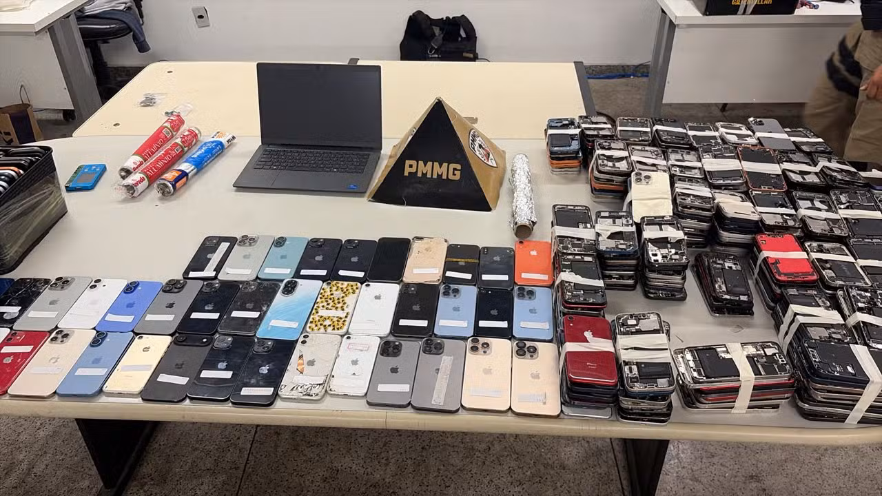 Cerca de 500 celulares furtados são encontrados em shopping popular no Centro de BH