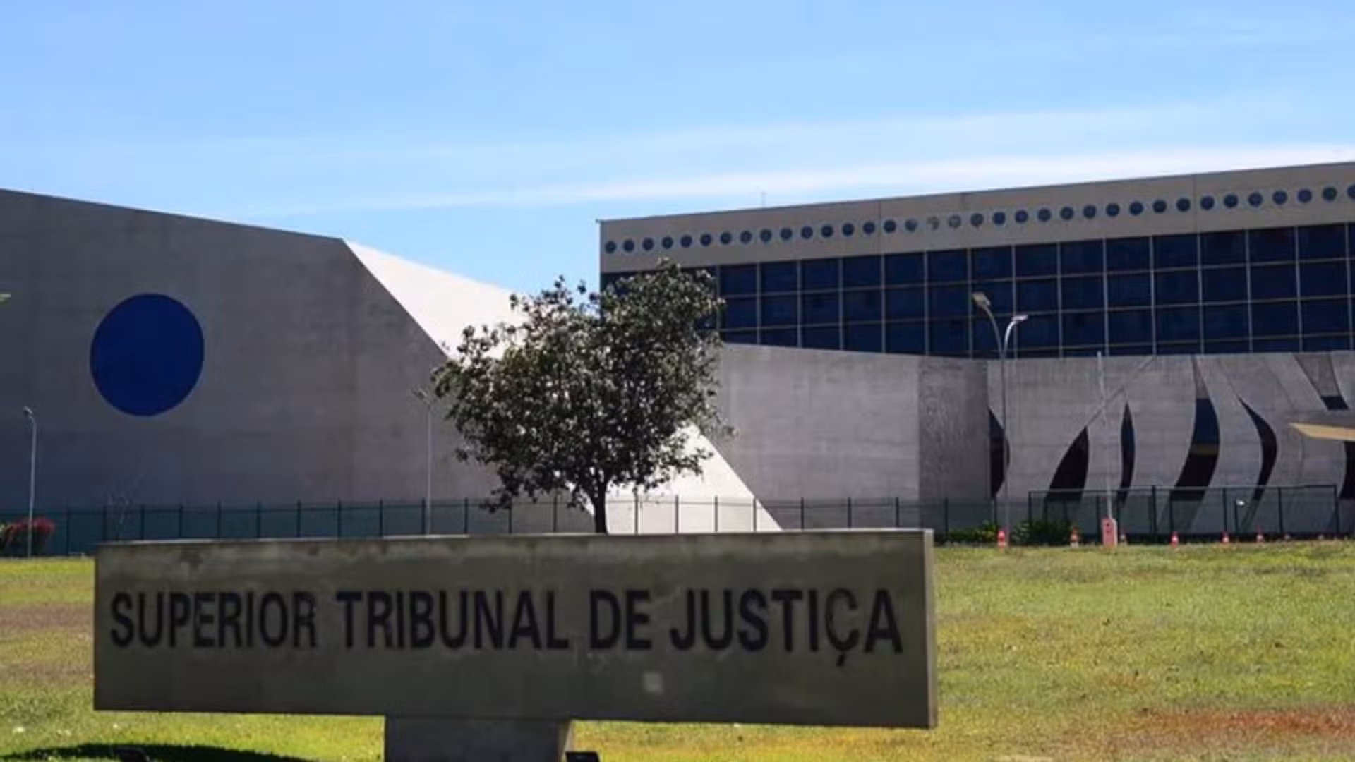 Câmara aprova projeto que limita recursos ao STJ e permite suspensão de processos ‘relevantes?