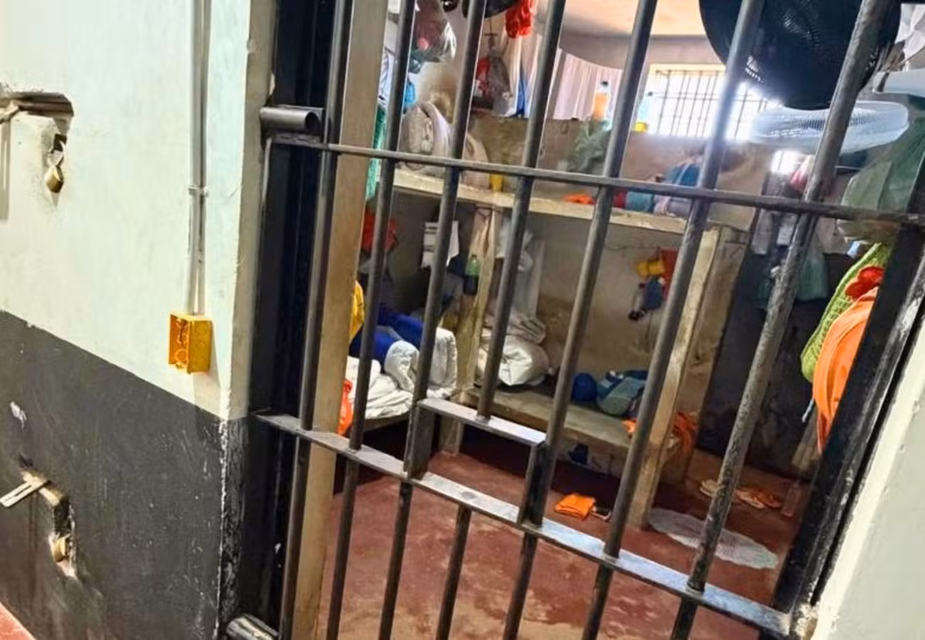 Justiça determina transferência de presos para reduzir superlotação em unidade penal no interior do TO