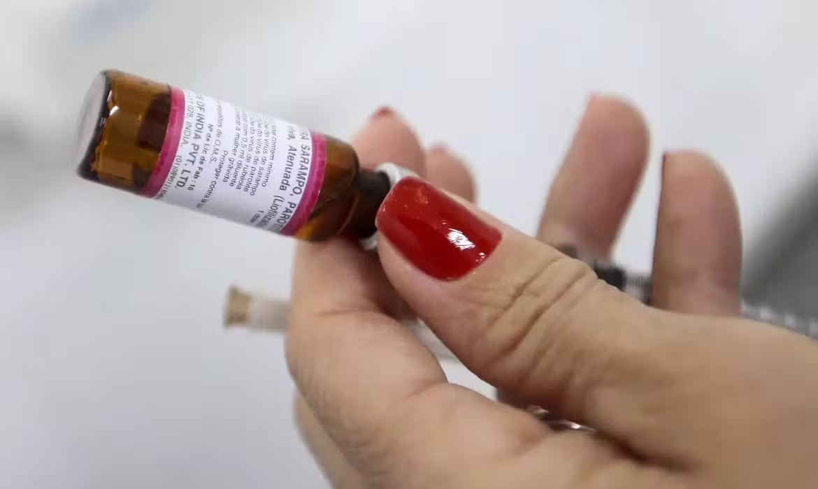 Dia Mundial de Combate à Poliomielite: DF faz campanha de vacinação neste sábado; veja onde se vacinar