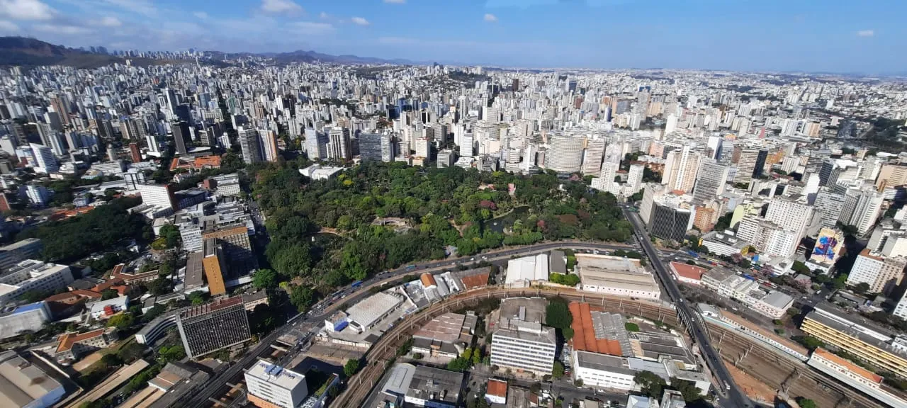 Veja o que abre e fecha em BH nesta segunda, ponto facultativo por causa do jogo do Brasil