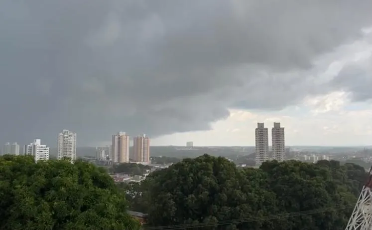 Cuiabá tem previsão de chuva após registrar menor índice de umidade do ar