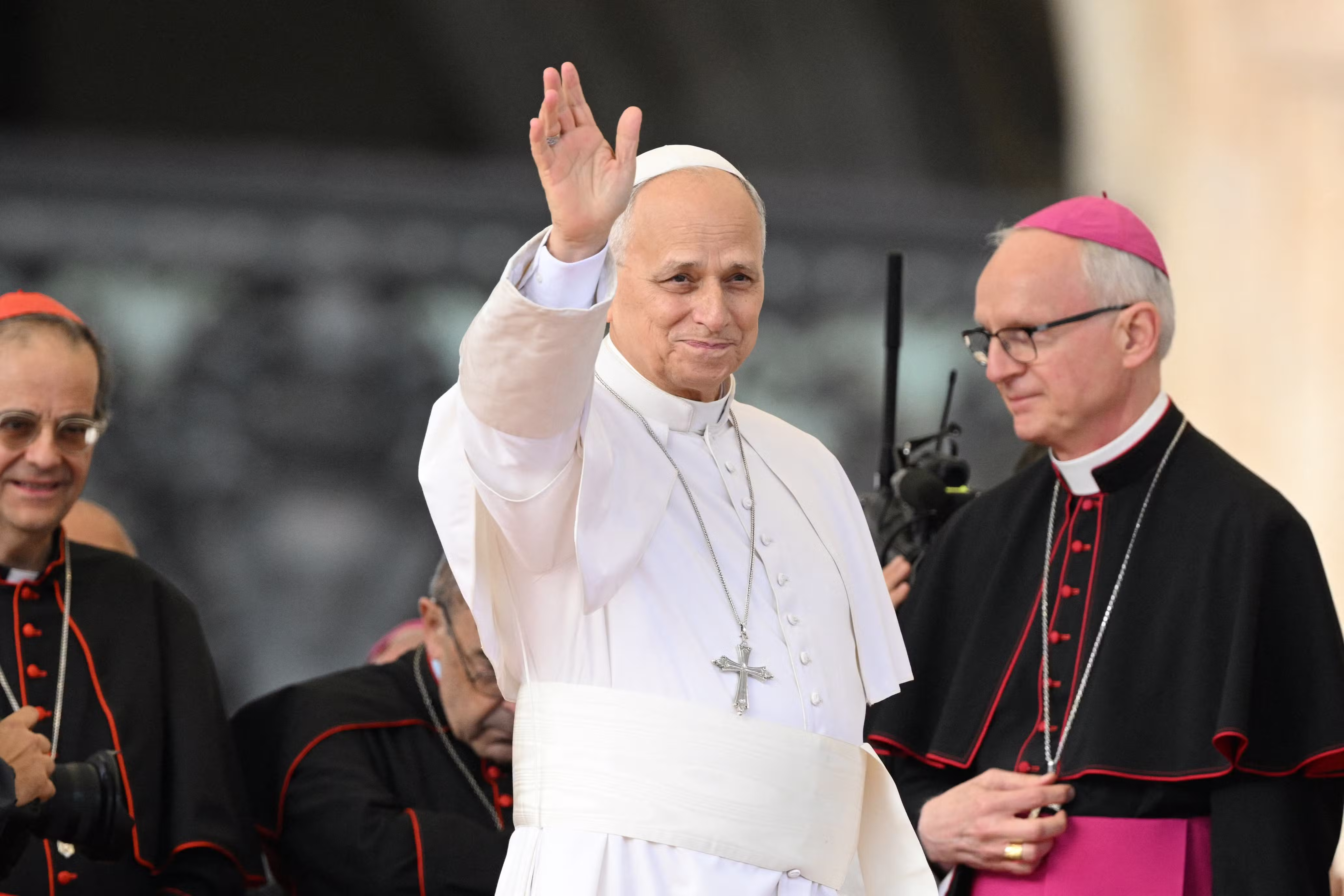 Papa Leão XIV cancela viagem a cidade italiana para se recuperar de cirurgia que retirou câncer, diz Vaticano
