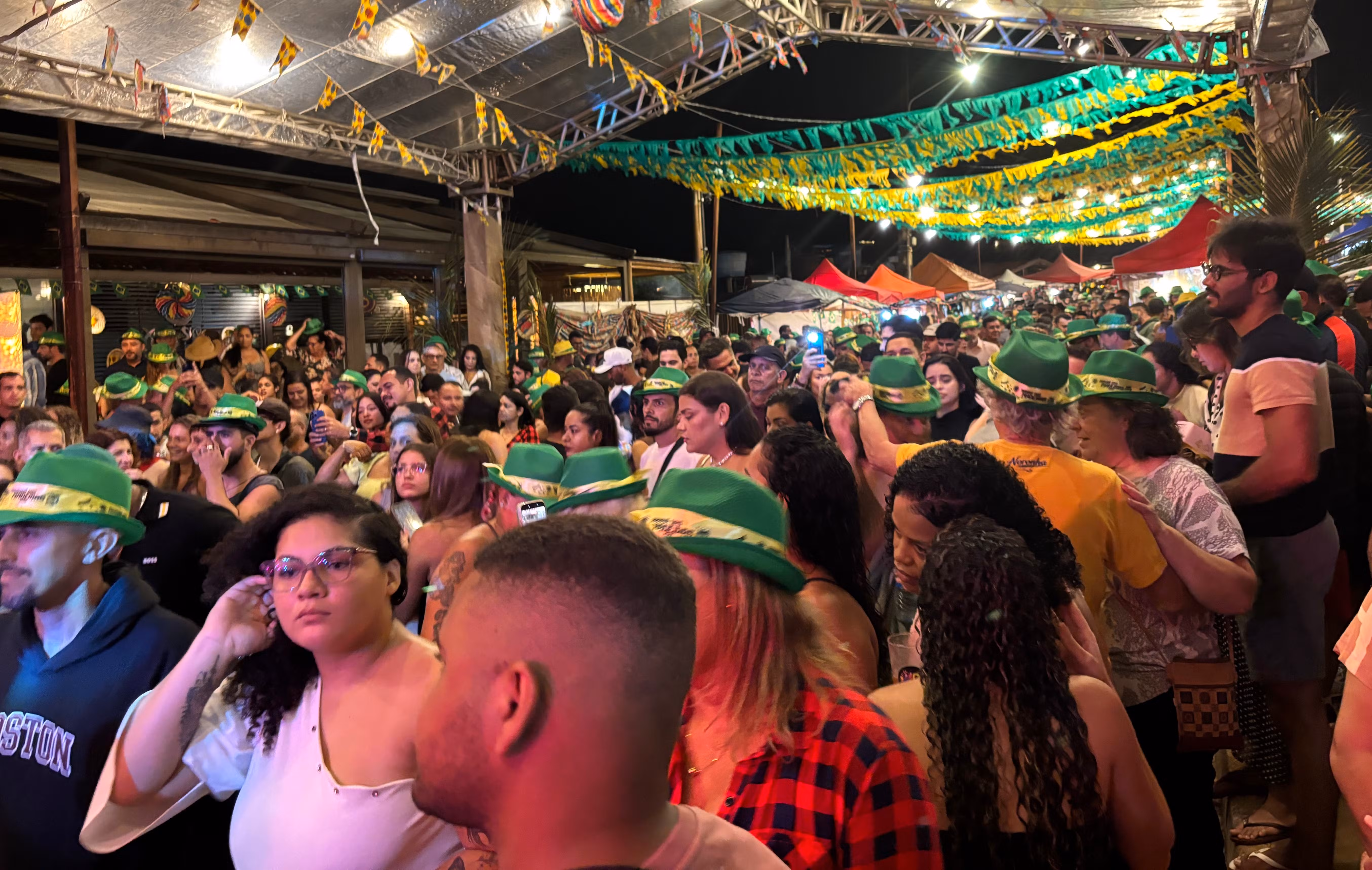 Arraiá das Madeiras celebra São Pedro em Fernando de Noronha