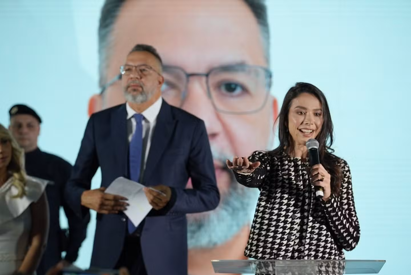 Secretaria abre investigação após Márcio Canella receber visita da prefeita de Belford Roxo na cadeia