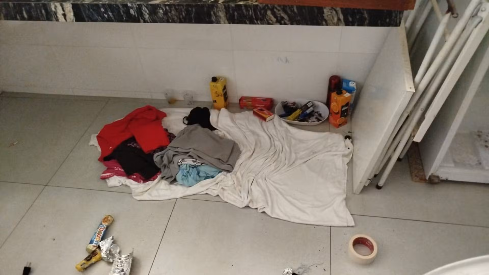 Menina de 11 anos se perde ao voltar para casa sem óculos e é encontrada escondida em igreja 20 horas depois em MG