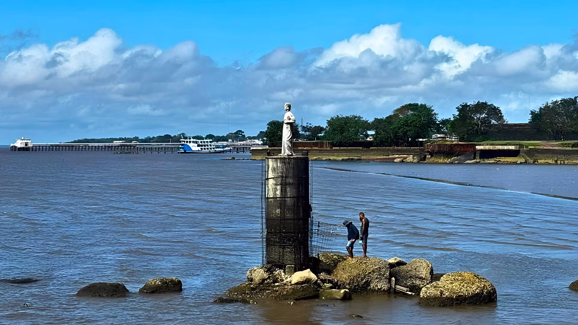 Obras na Pedra do Guindaste são paralisadas após intervenção do CAU e Iphan em Macapá
