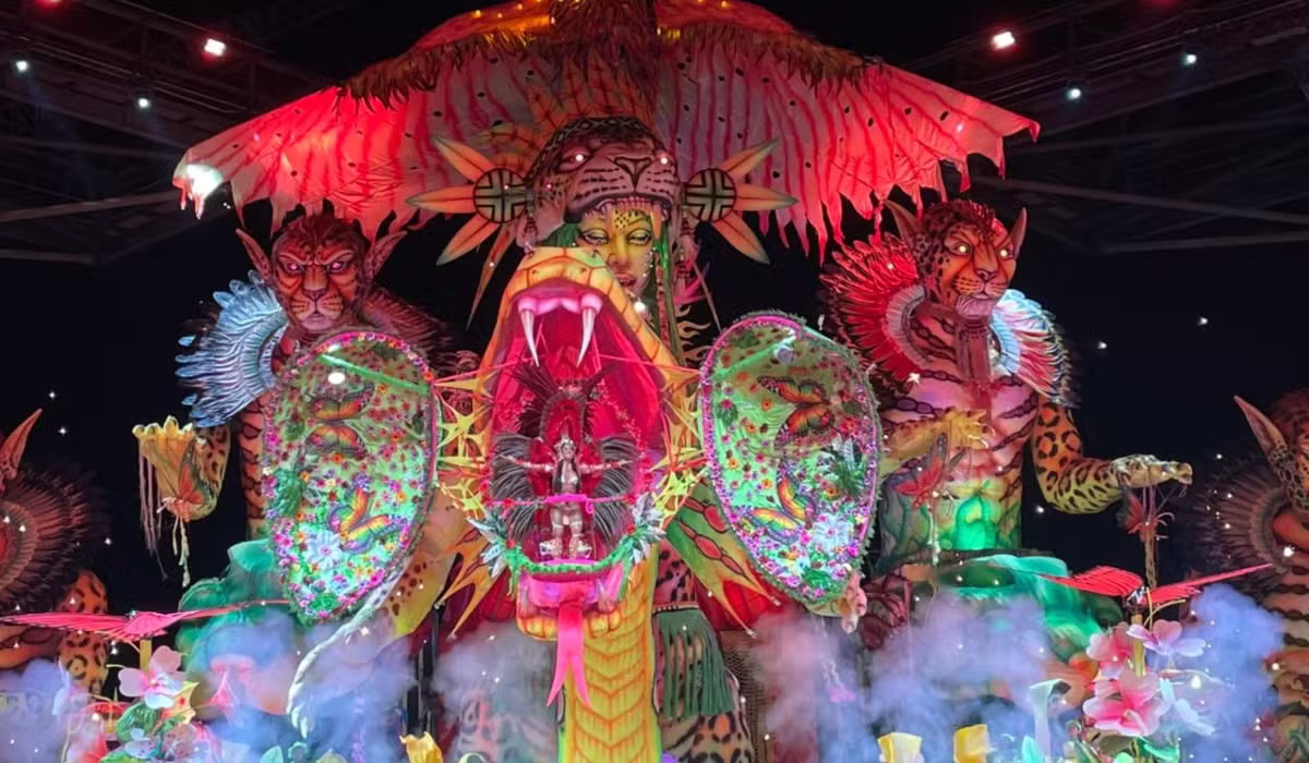 Isabelle Nogueira se transforma em onça 'Kamara' na segunda noite do Festival de Parintins 2026; VÍDEO