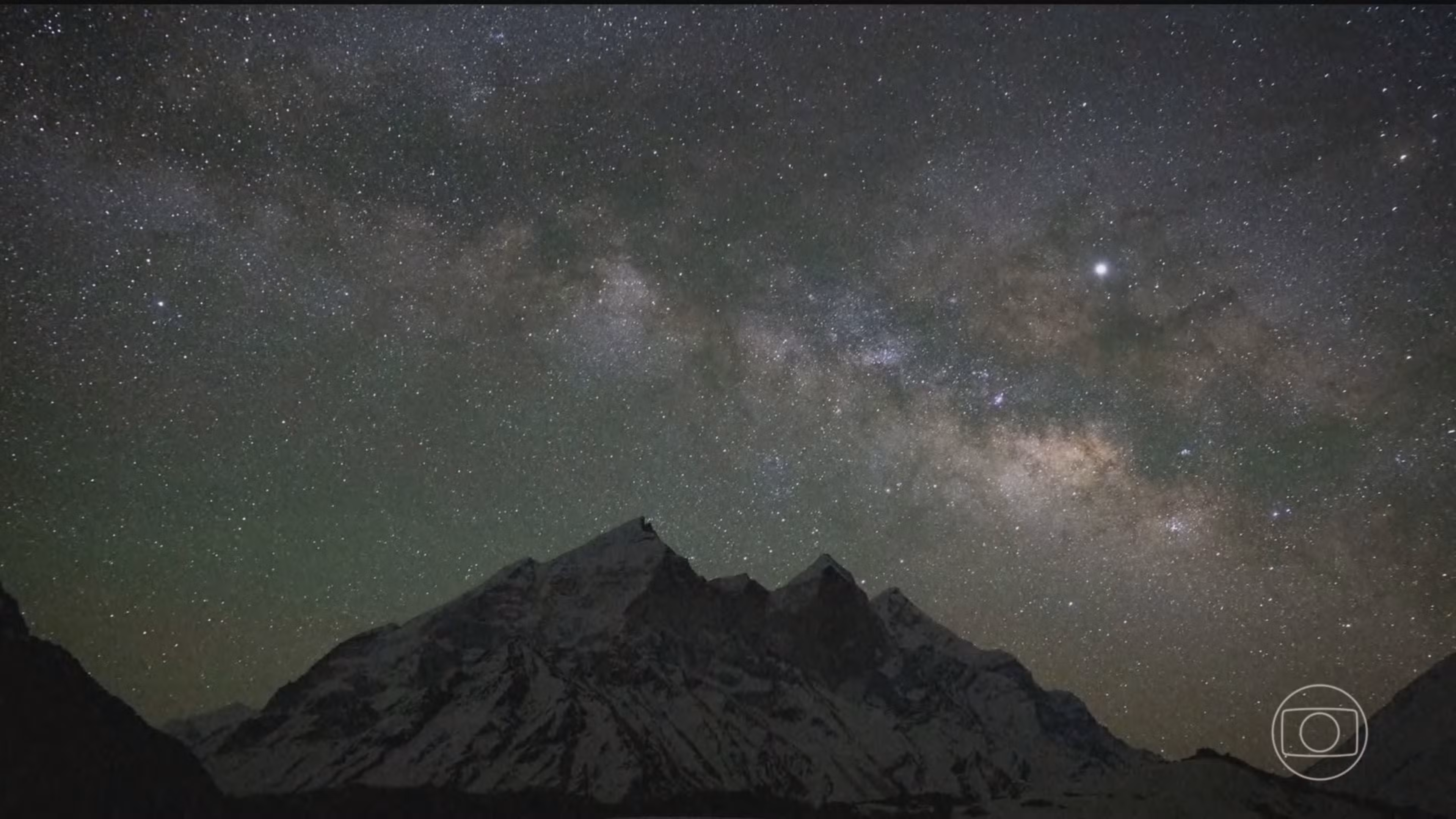 Descoberta de tipo de açúcar no espaço ajuda a explicar como a vida surgiu na Terra