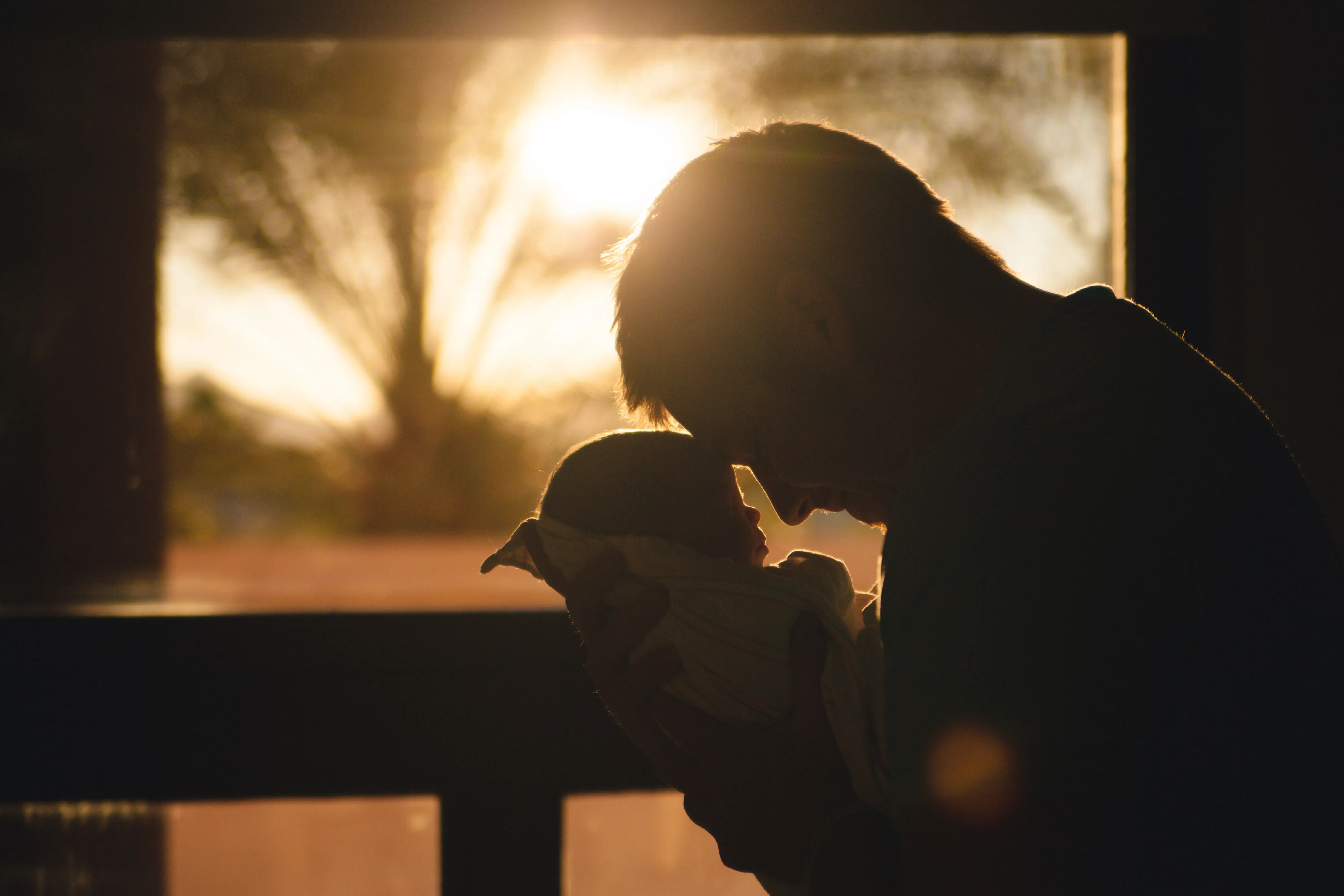 Licença-paternidade diminui risco de depressão para homens