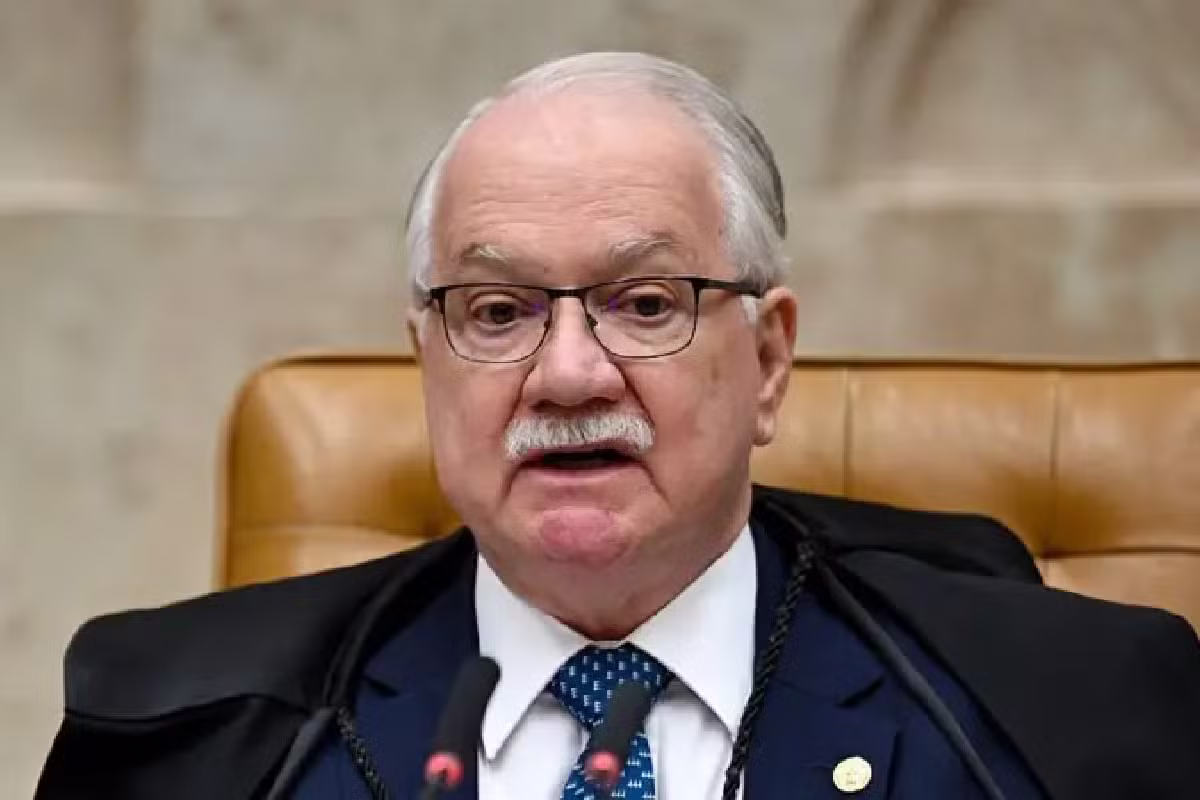 Diante da crise no STF, Fachin toma duas decisões no mesmo dia: cancela sessão e adia julgamento de Mendonça