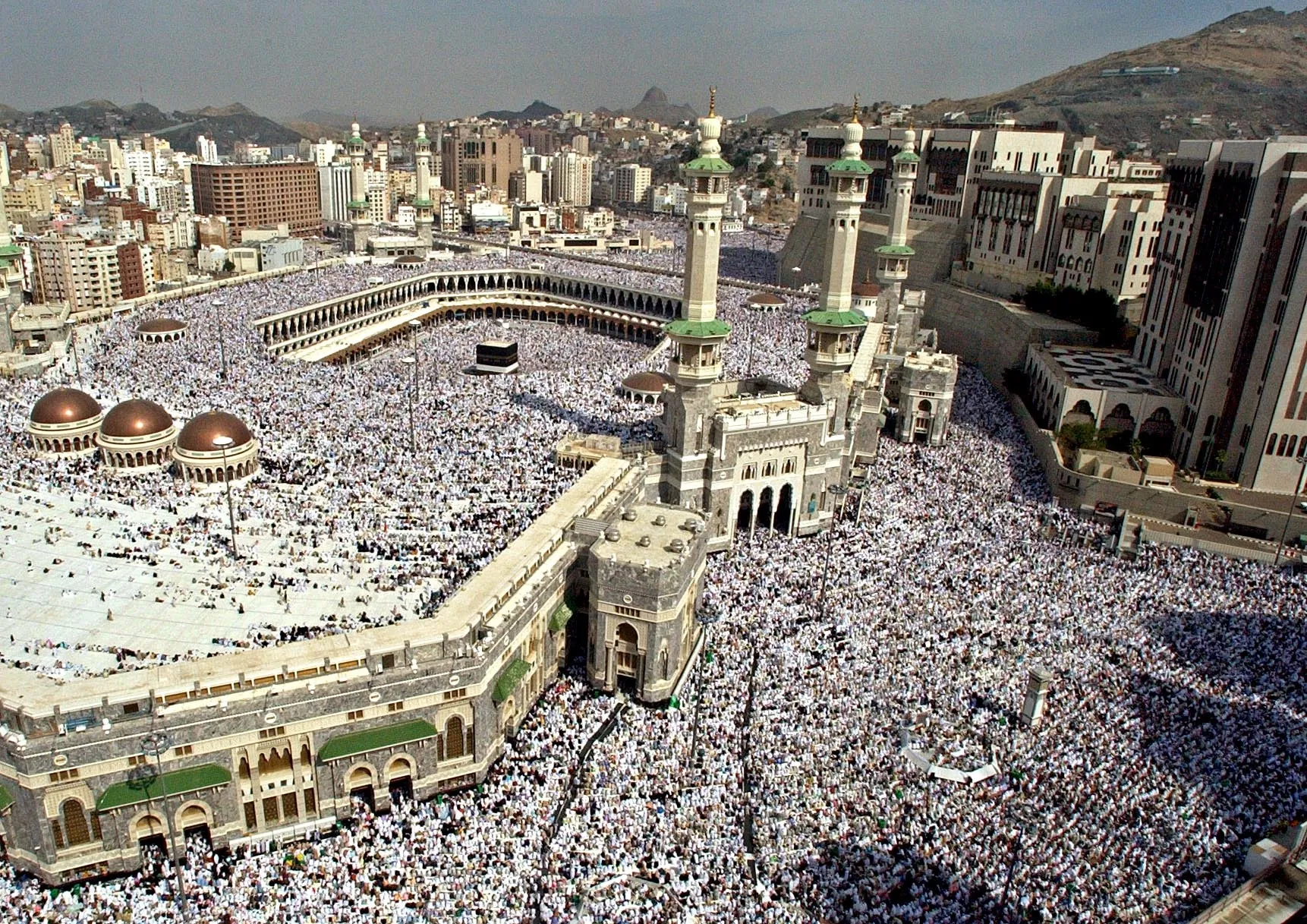 Houthis realizam novos ataques contra a Arábia Saudita, que emite alerta para Meca