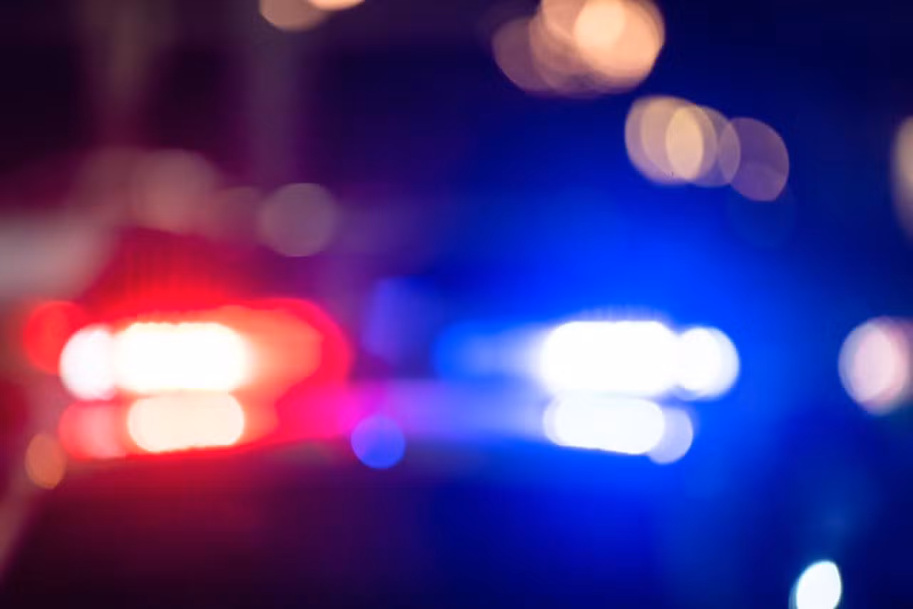 Homem é preso após denúncia de masturbação dentro de carro com duas crianças em supermercado de MG