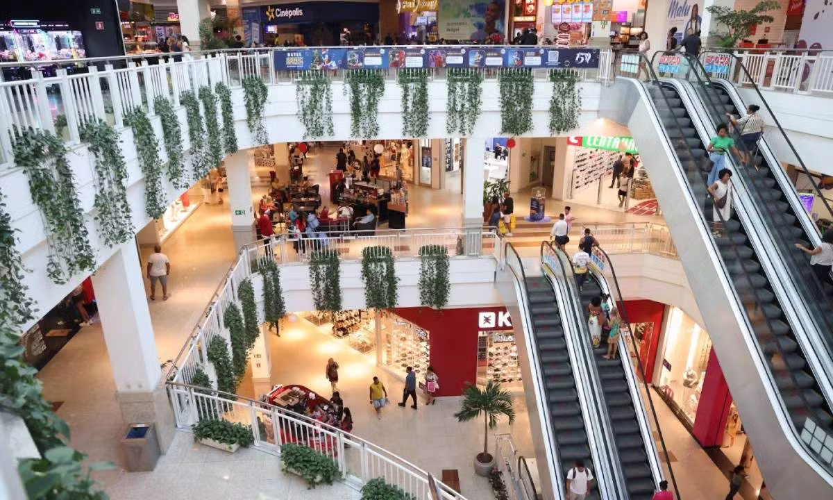 Jogo do Brasil provoca alterações no funcionamento de shoppings e outros estabelecimentos em Salvador e região metropolitana