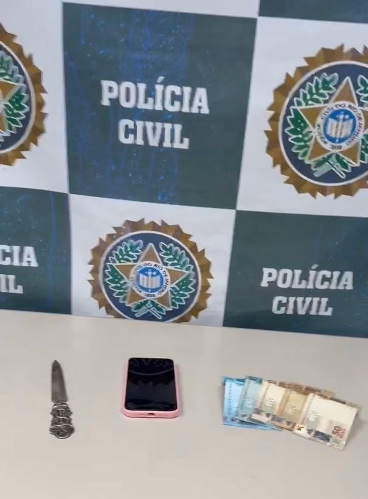 Quatro pessoas são presas por suspeita de extorsão em Paraíba do Sul