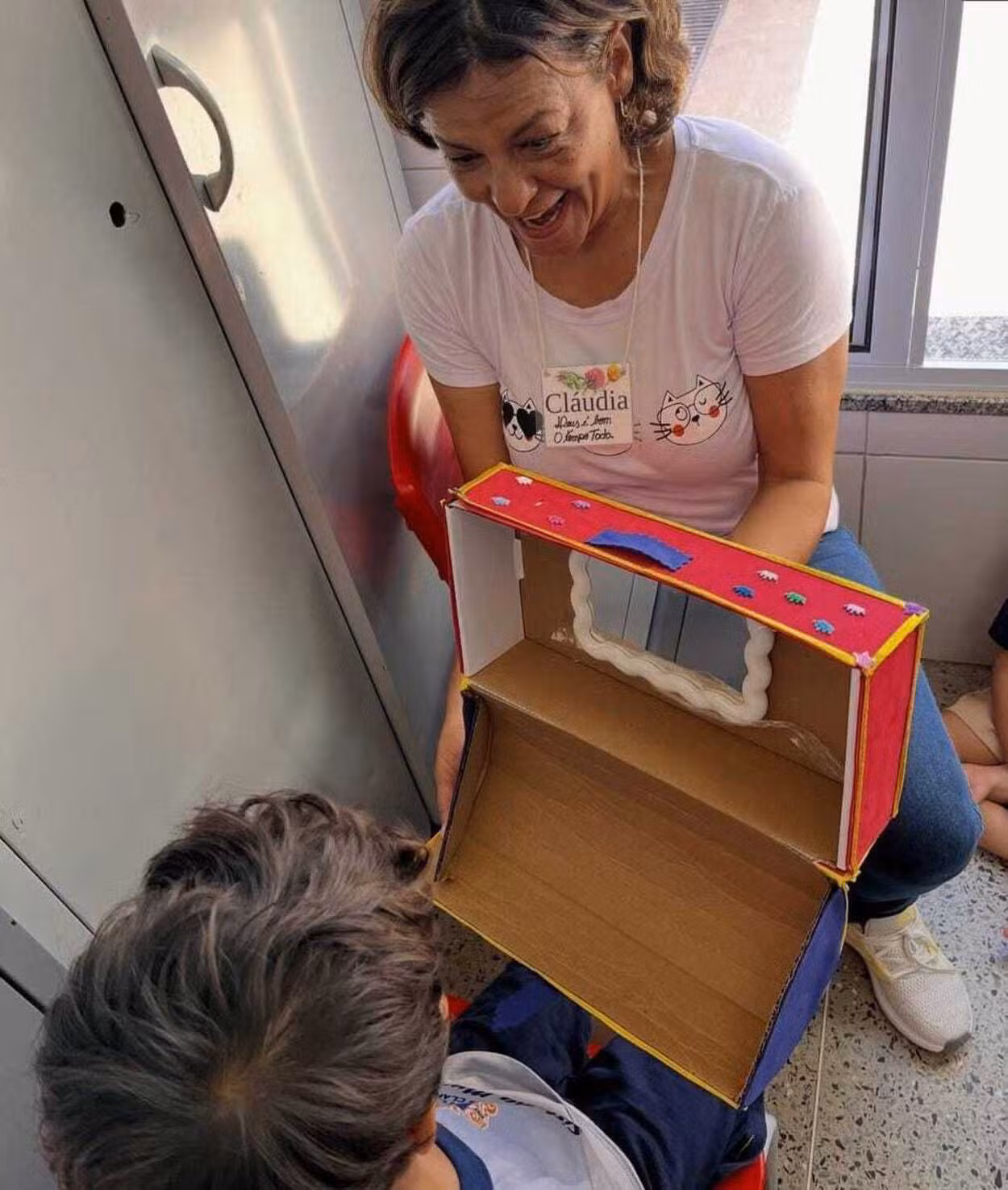 Dedicada às crianças e querida pela comunidade escolar: veja quem era a professora morta por linha chilena
