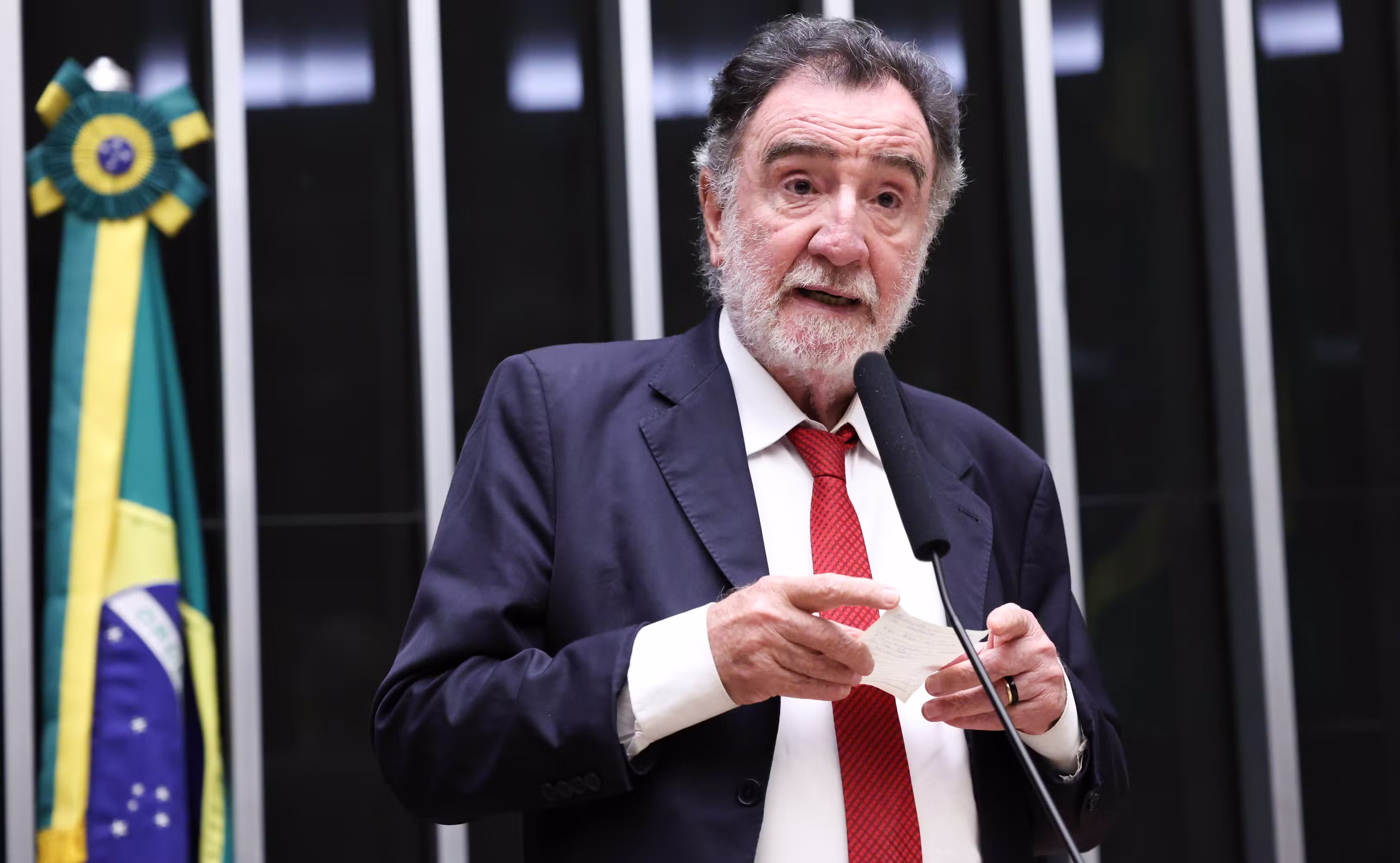 PT vai anunciar nome de Patrus Ananias como candidato em Minas na próxima segunda