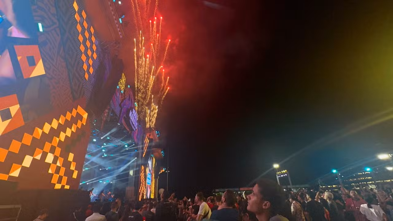 Iza, Dennis DJ e Filho do Piseiro agitam segunda noite do Sou Manaus 2026