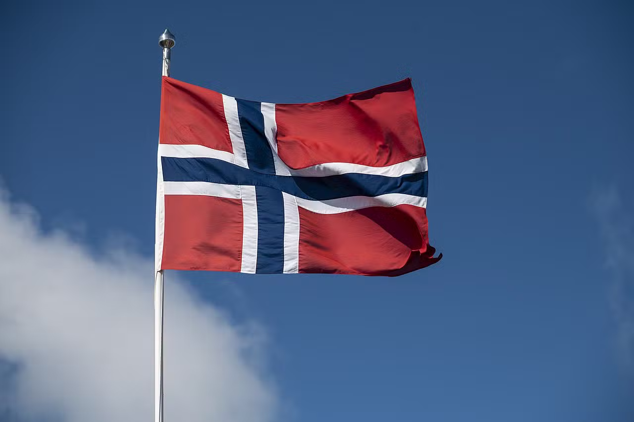 Economia do paradoxo: Noruega ficou rica com o petróleo e hoje lidera a transição para a energia limpa