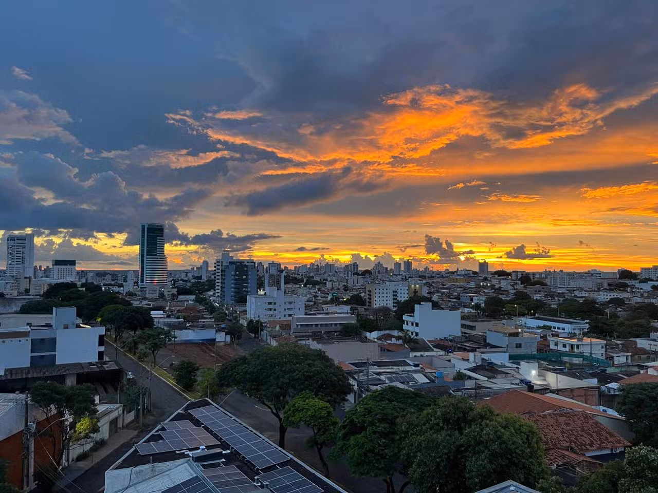 Nossa Senhora Aparecida: o que abre e fecha no feriado em Uberlândia e Uberaba