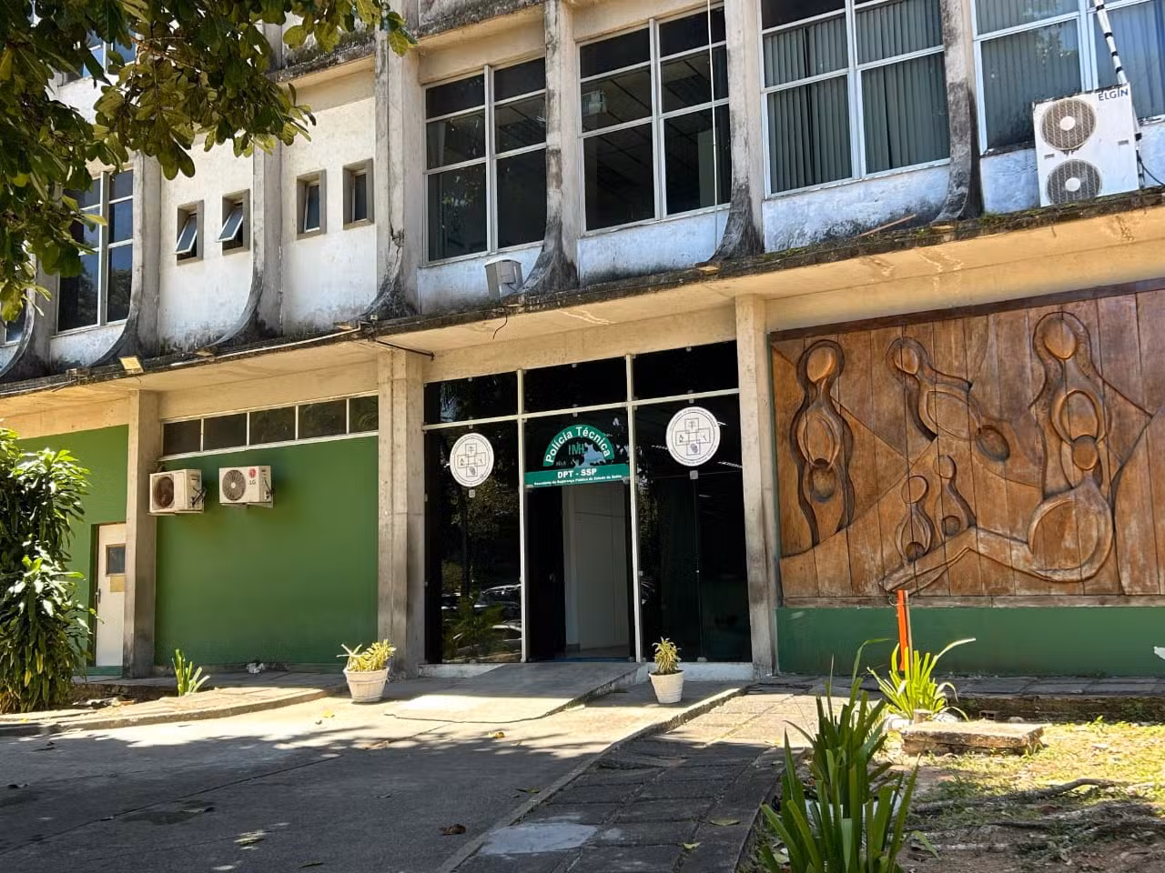 Três homens são achados mortos em área de mata em Salvador