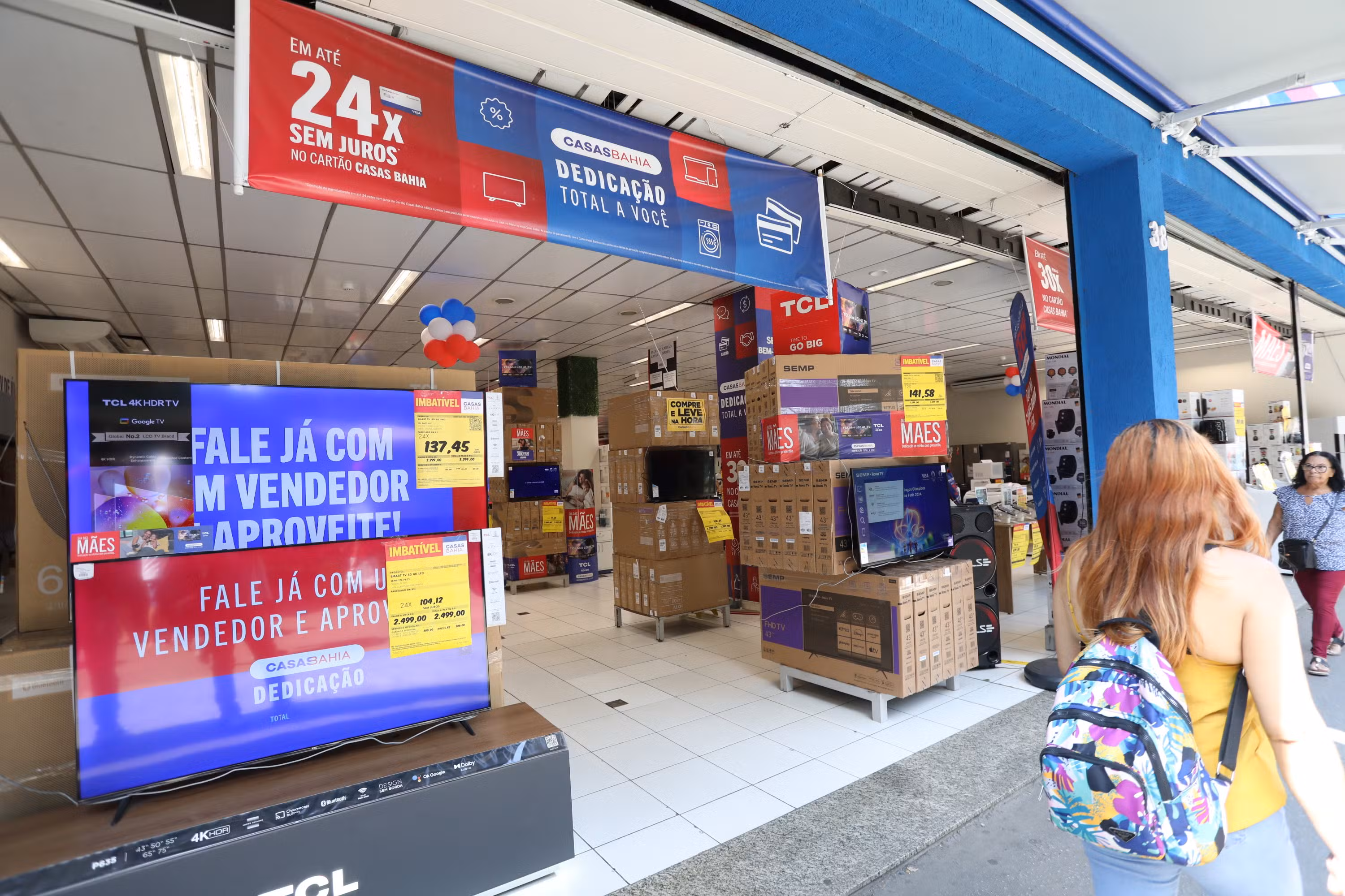 Efeito dominó: crises de Casas Bahia e Marabraz podem deixar crédito mais difícil ao varejo