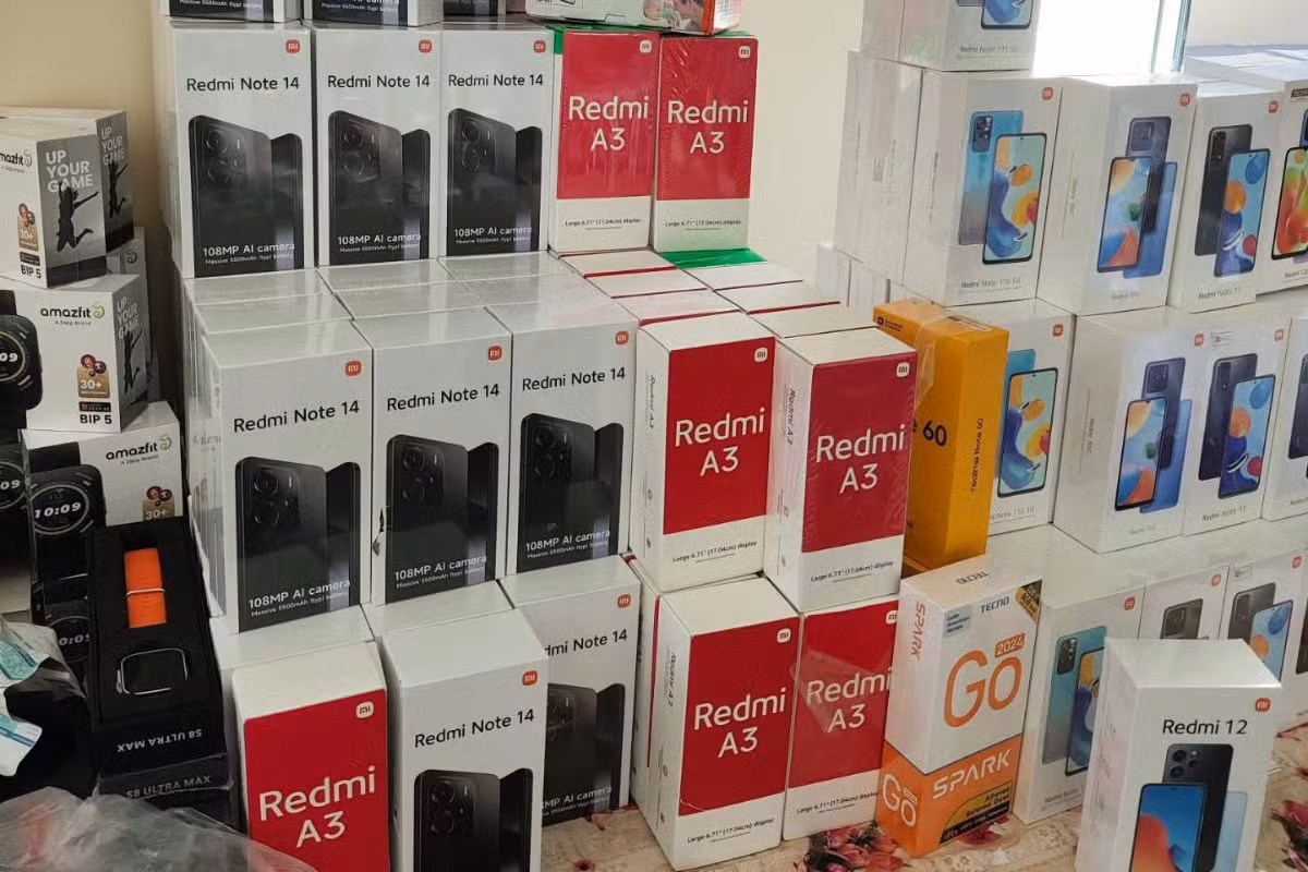 Último dia para aproveitar bazar com celular, perfume importado e outros itens da Receita Federal
