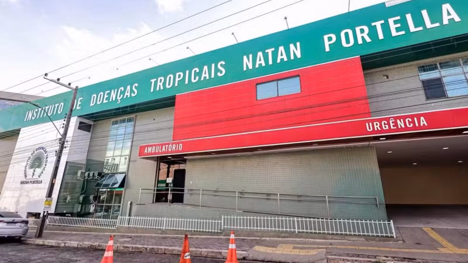 Teto de UTI é danificado após temporal que atingiu Teresina; paciente é transferido
