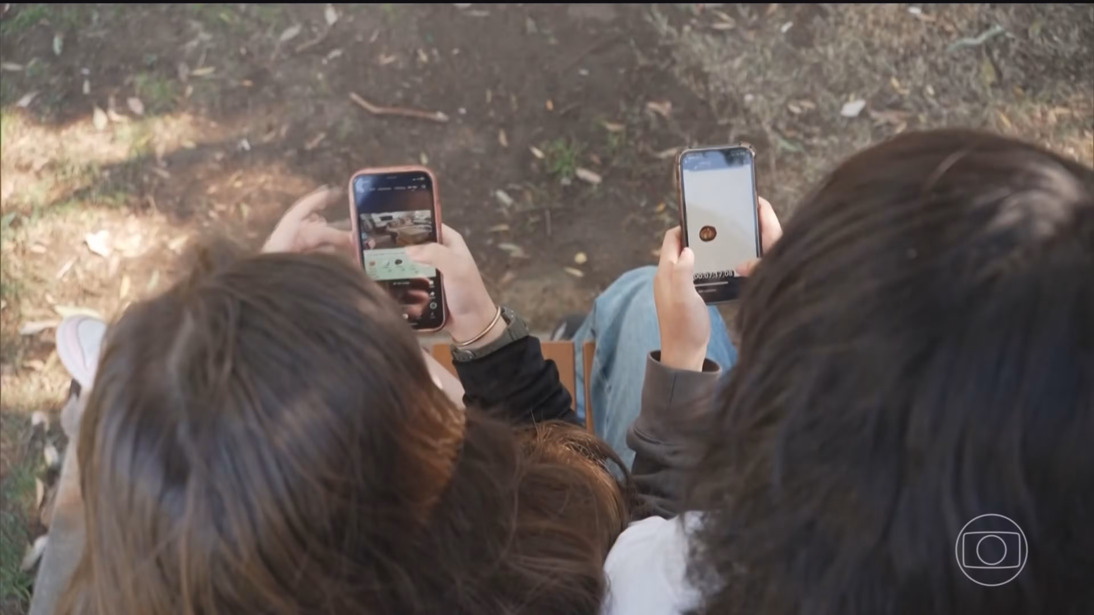 Reino Unido planeja adotar toque de recolher digital para adolescentes; entenda