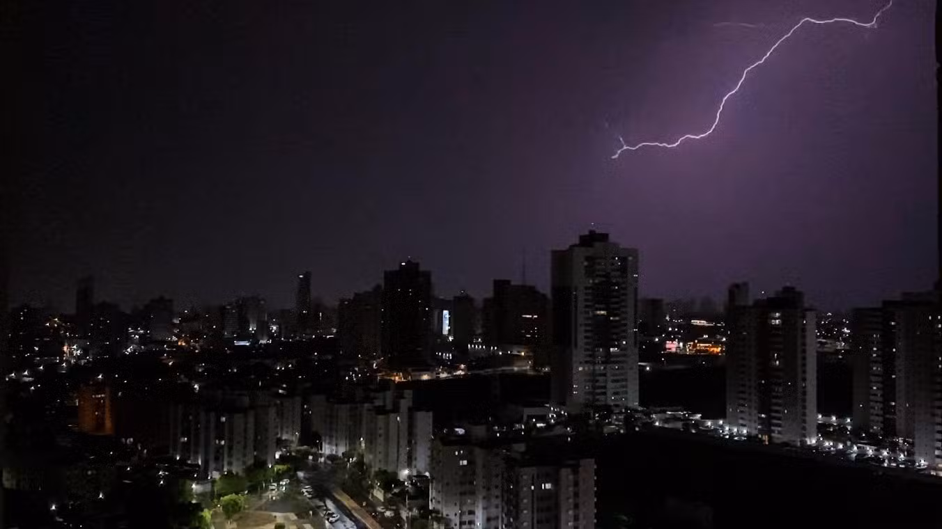 Após alagamentos, novas tempestades podem atingir municípios de MT com granizo e ventos de 100 km/h; entenda
